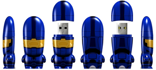 Illustration for article titled Halo Master Chief Mimobot Thumb Drives (Finish the File Transfer)